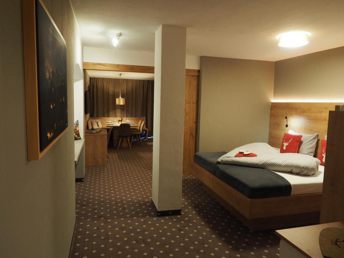 Haus Alpengluehen Apartment Ehrwald Bagian luar foto